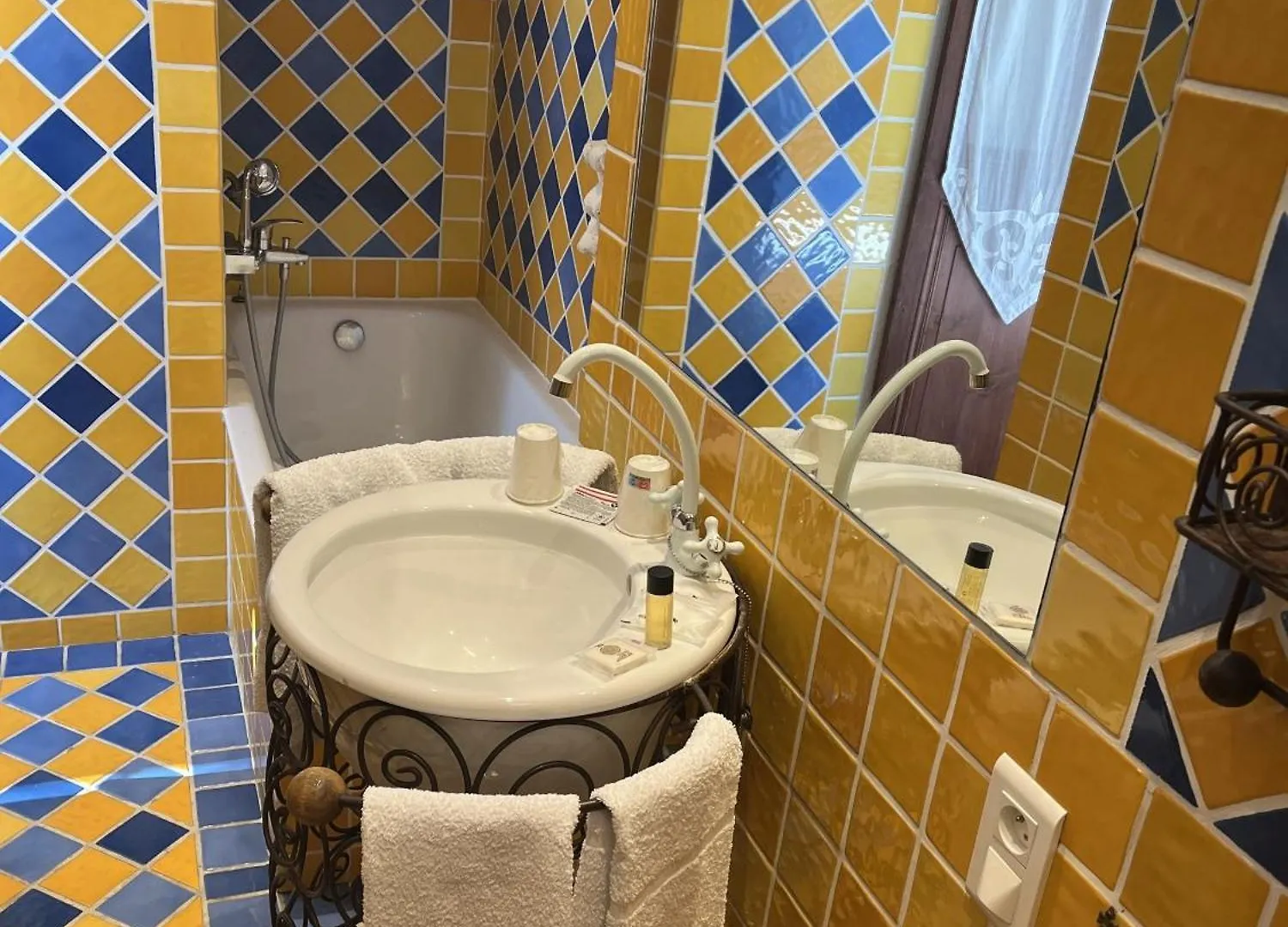 La Villa Roseraie , Hotel Familial Ouvert Toute L Annee Vence 3*,  Frankrig