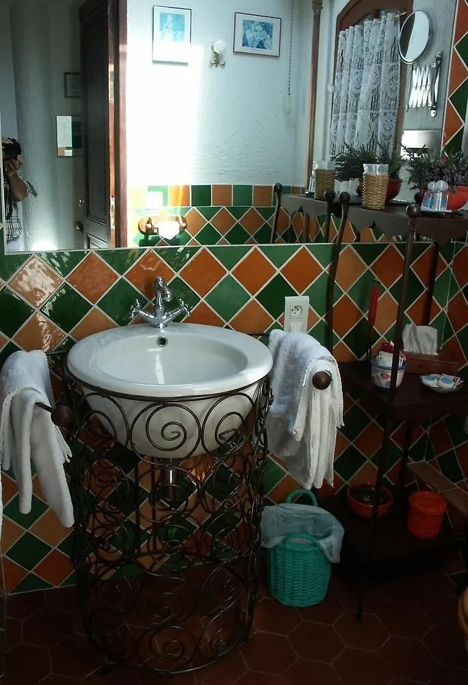La Villa Roseraie , Hotel Familial Ouvert Toute L Annee Vence